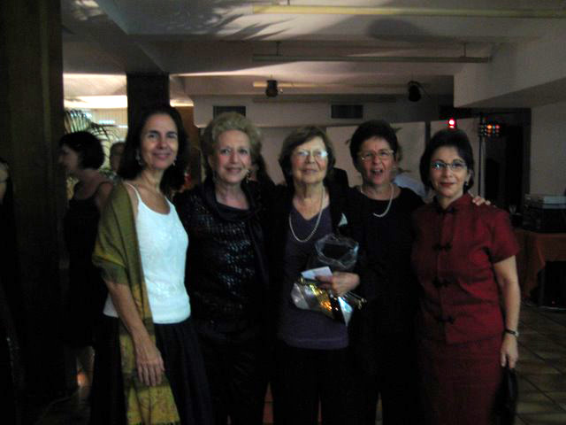 Nomeada Amiga da Sociedade Brasileira de Psicanalise do RJ: Conceicao Davidovich. Miriam Fainguelernt, Bella, Ruth Naidin, Ruth Froimthcuk